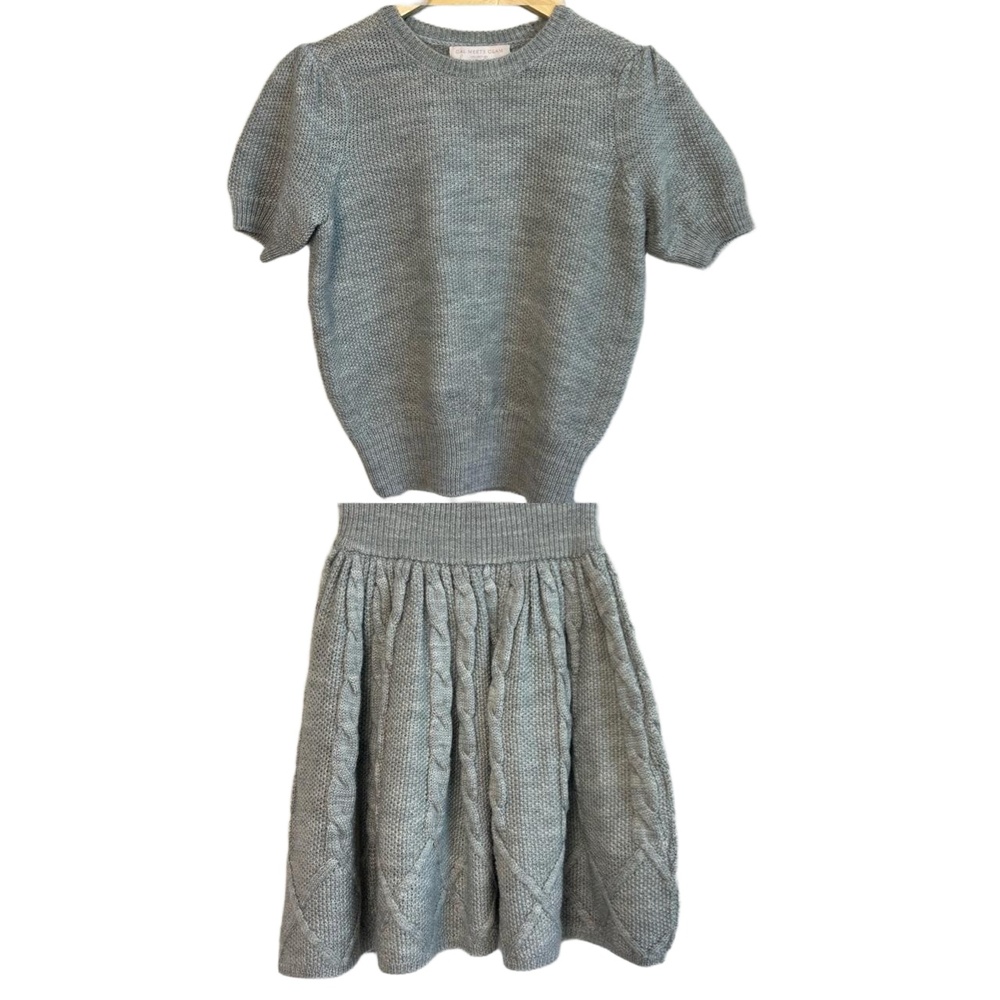 Gal Meets Glam Renee Size Small Two-Piece Set Heather Gray Knit Pleated Skirt‎
